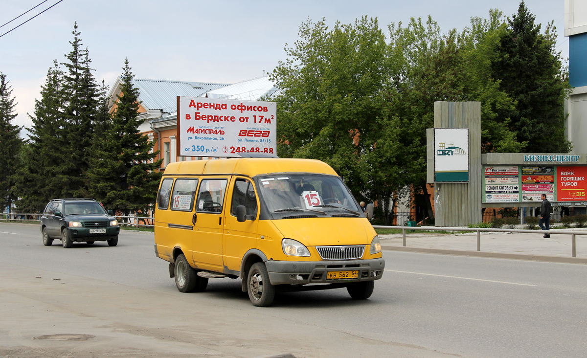 Бердск, GAZ-322131 č. КВ 562 54