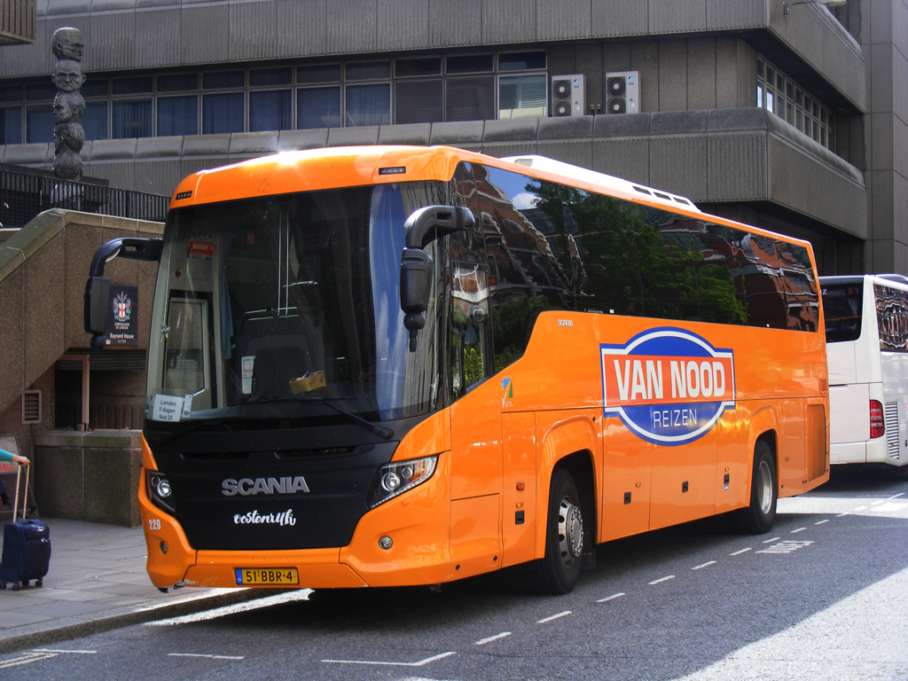 Amsterdam, Scania Touring HD (Higer A80T) # 229