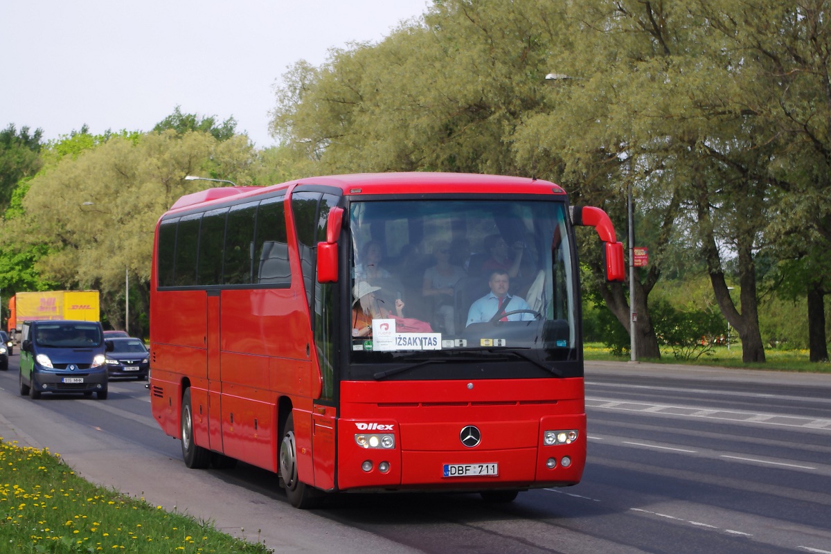 Вильнюс, Mercedes-Benz O350-15RHD Tourismo I № DBF 711