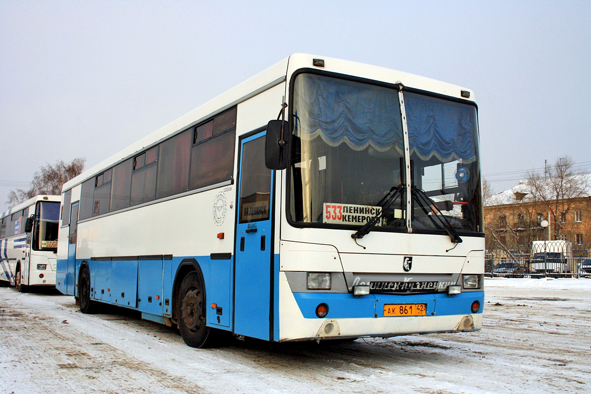 Leninsk-Kuznetsky, NefAZ-5299-10-08 (5299U0) No. 693