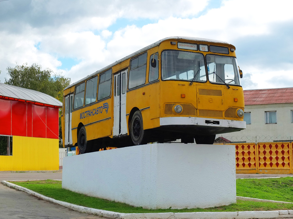 Volokolamsk, LiAZ-677М # ЛиАЗ-677М; Автобусы-памятники