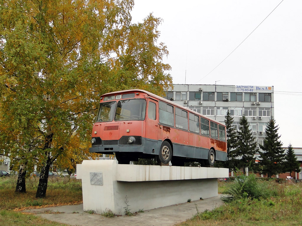 Tolyatti, LiAZ-677М №: 0688 КШШ; Автобусы-памятники