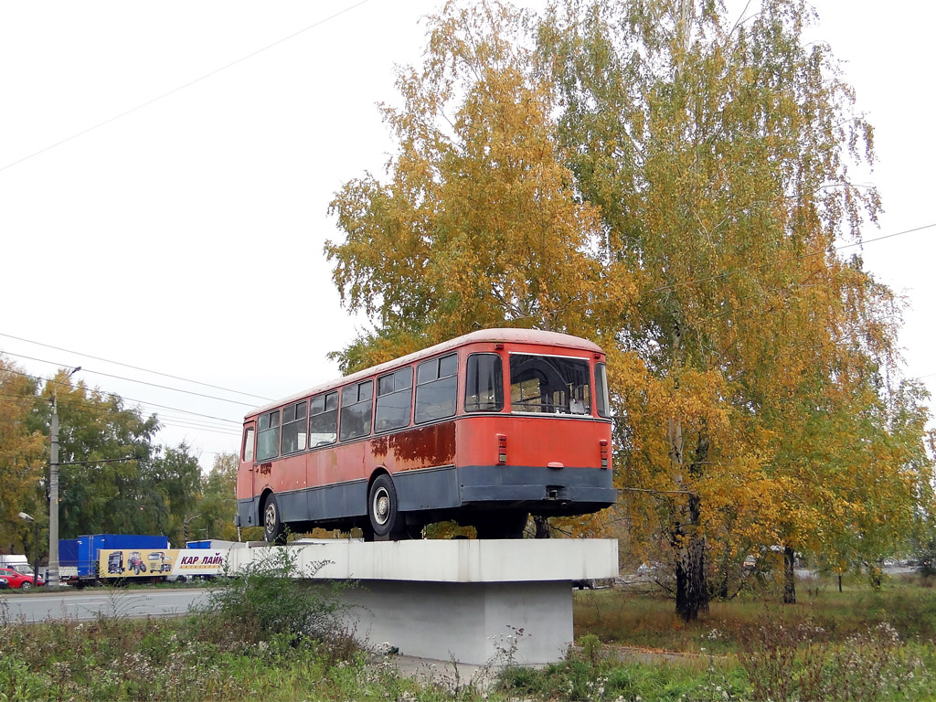 Tolyatti, LiAZ-677М № 0688 КШШ; Автобусы-памятники