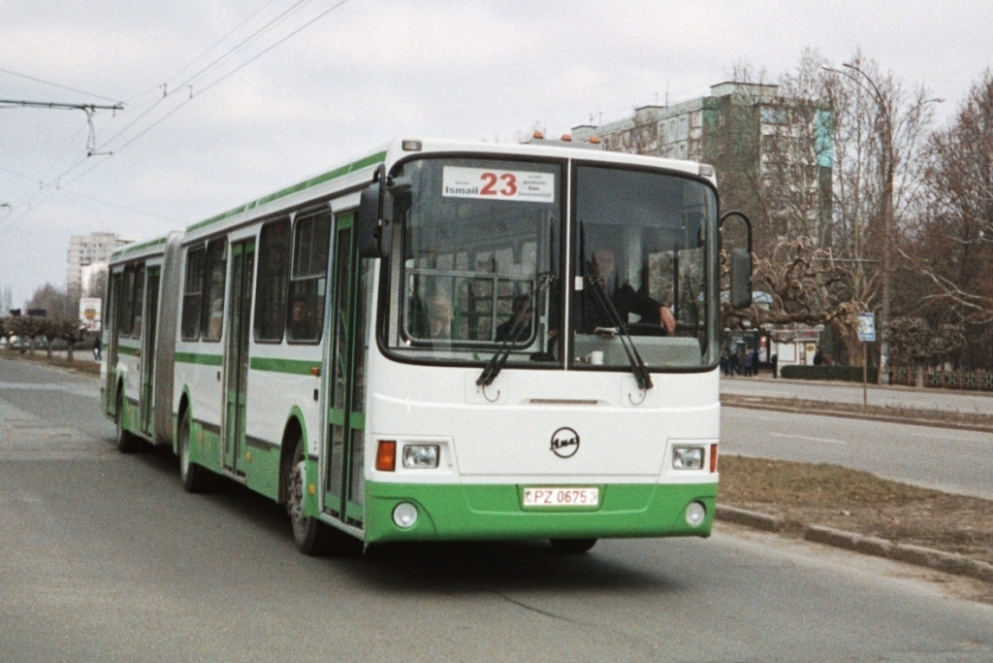 Chisinau, LiAZ-6212.** №: PZ 0675