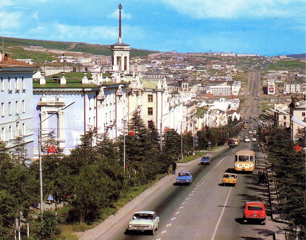 Magadan, LiAZ-677 # 28-41 МА*