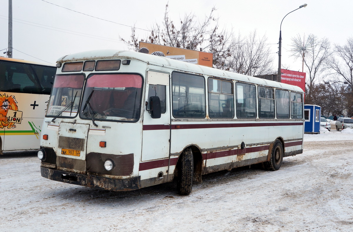 Arzamas, LiAZ-677М nr. АК 983 52