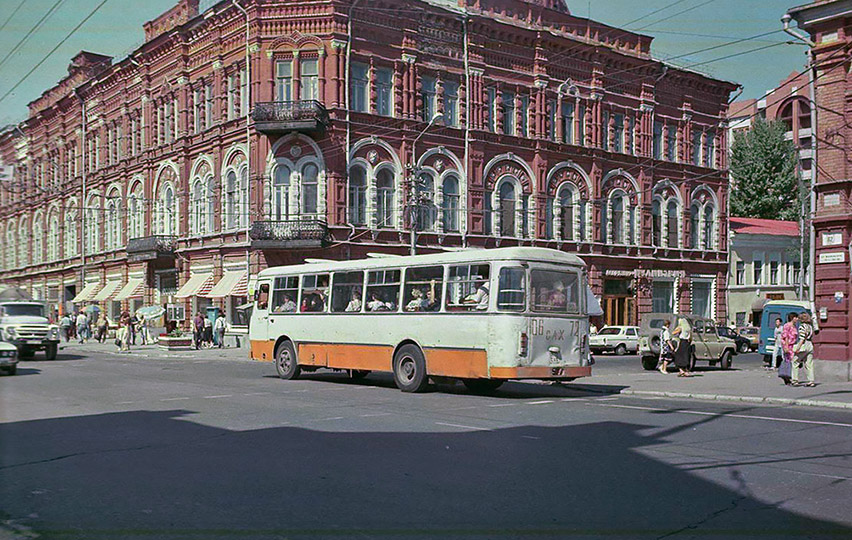 Saratov, LiAZ-677М # 0672 САХ