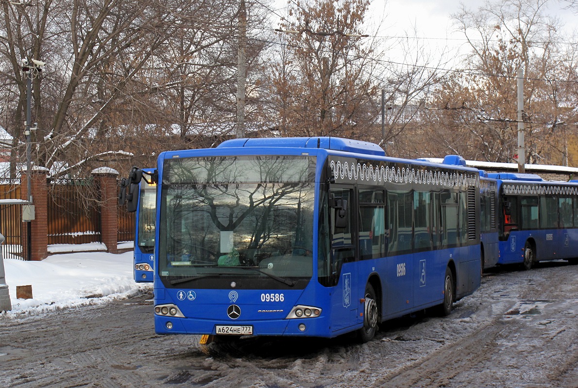 Moskva, Mercedes-Benz Conecto II č. 09586