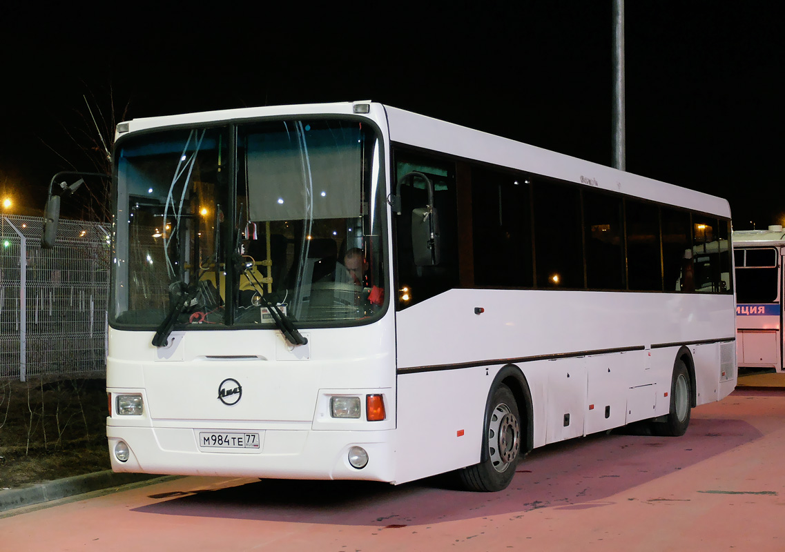 Moscow, LiAZ-5256.61 # М 984 ТЕ 77