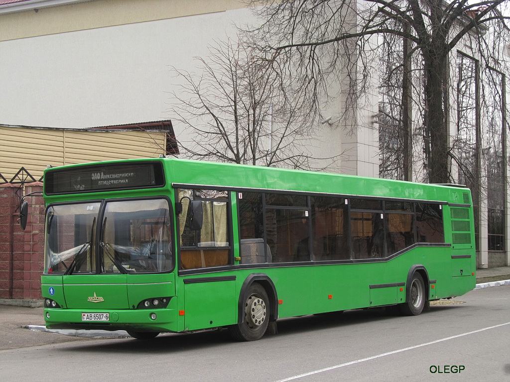 Shklov, MAZ-103.562 nr. АВ 6507-6