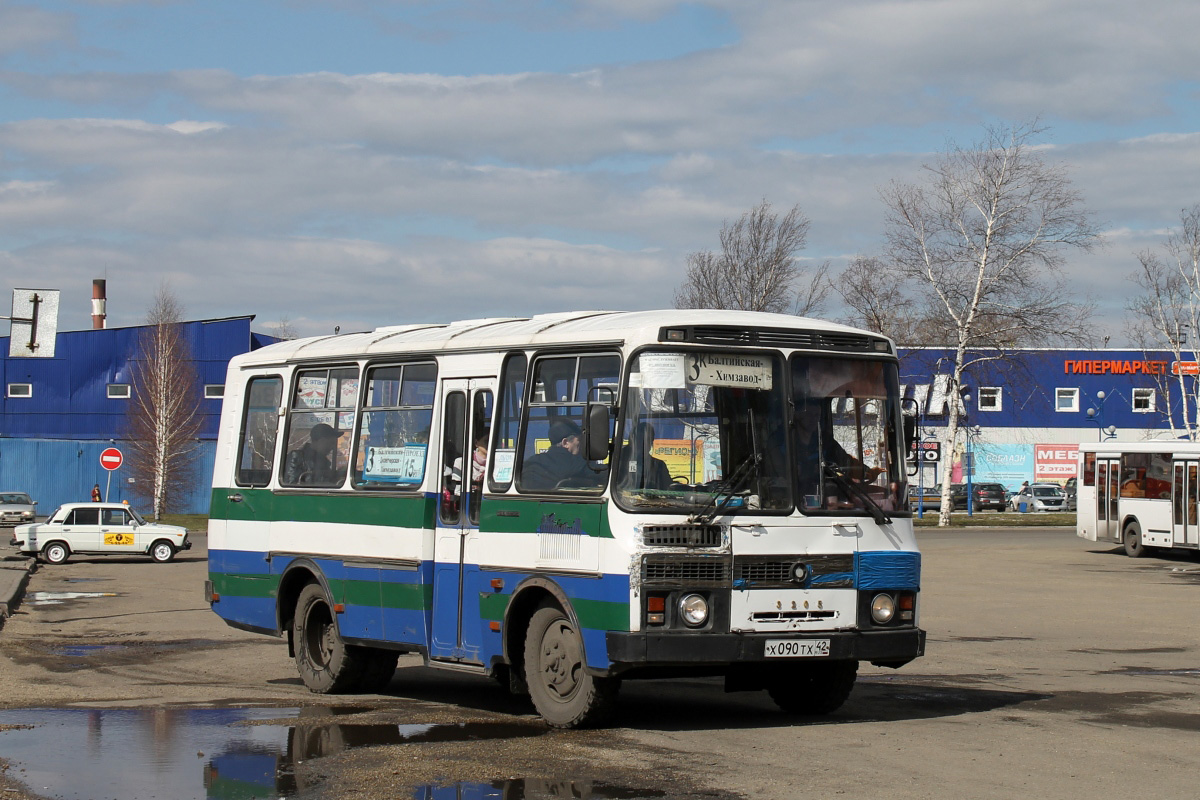 Anzhero-Sudzhensk, PAZ-3205 # Х 090 ТХ 42