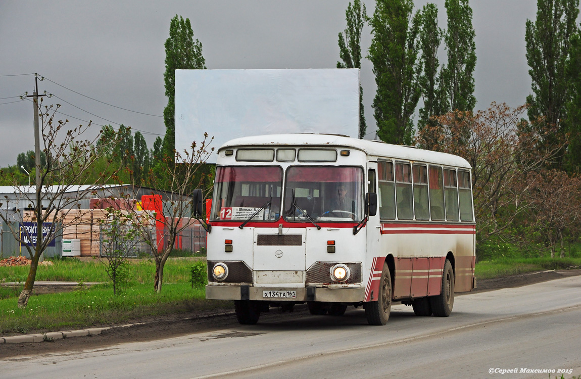 Volgodonsk, LiAZ-677М č. Х 134 ТА 161