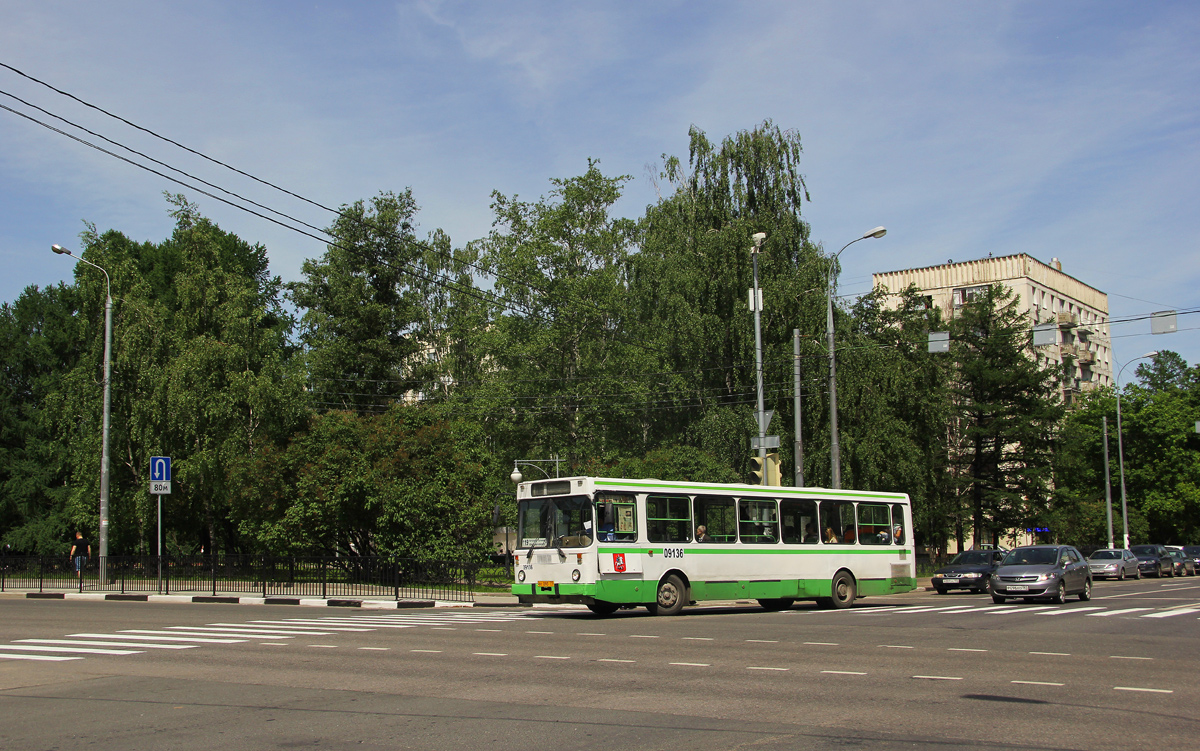 Moscow, LiAZ-5256.25 # 09136