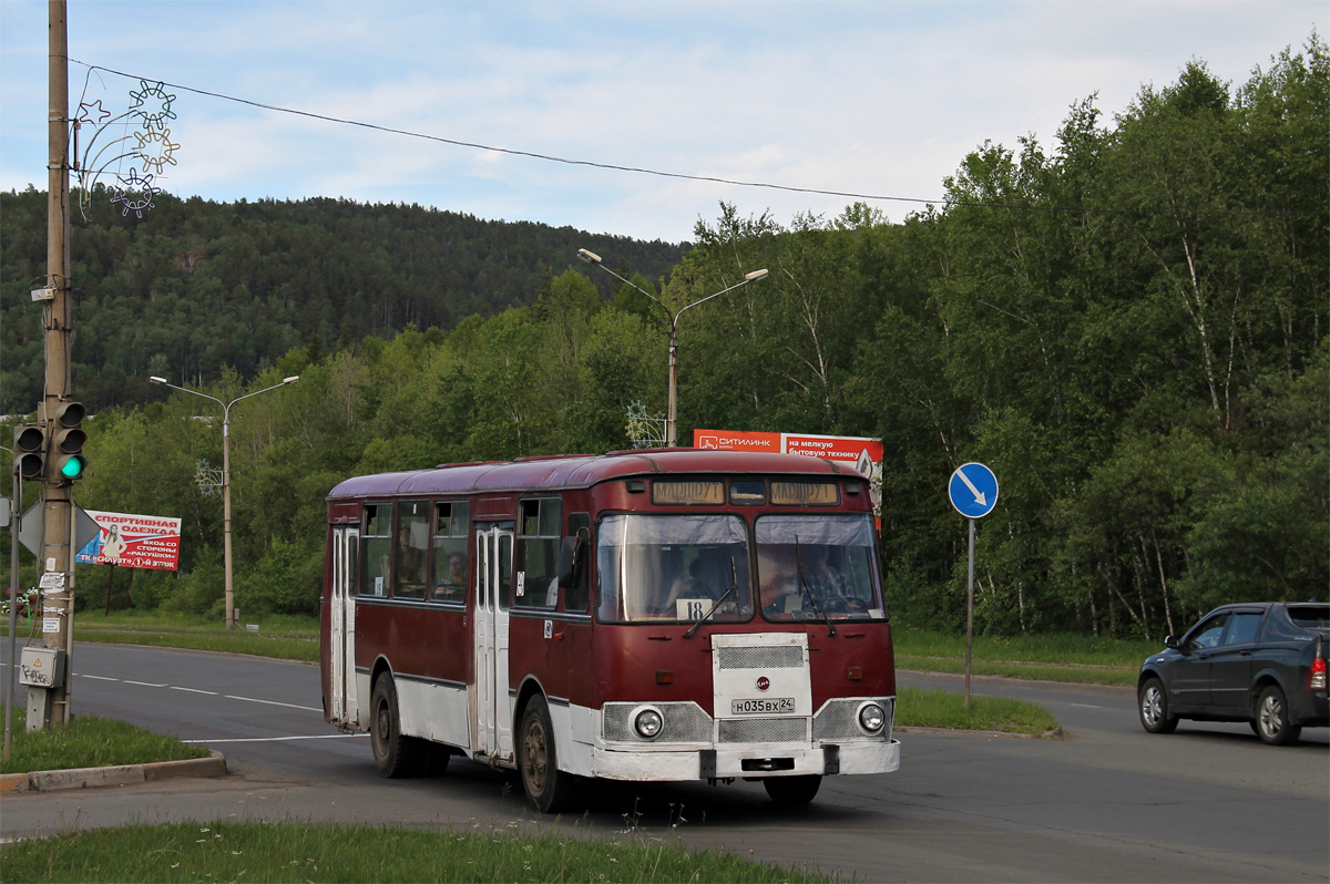 Zheleznogorsk (Krasnoyarskiy krai), LiAZ-677 (ToAZ-677) nr. Н 035 ВХ 24