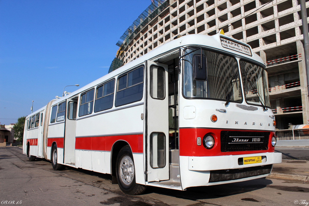 Moscow, Ikarus 180.31 # 011