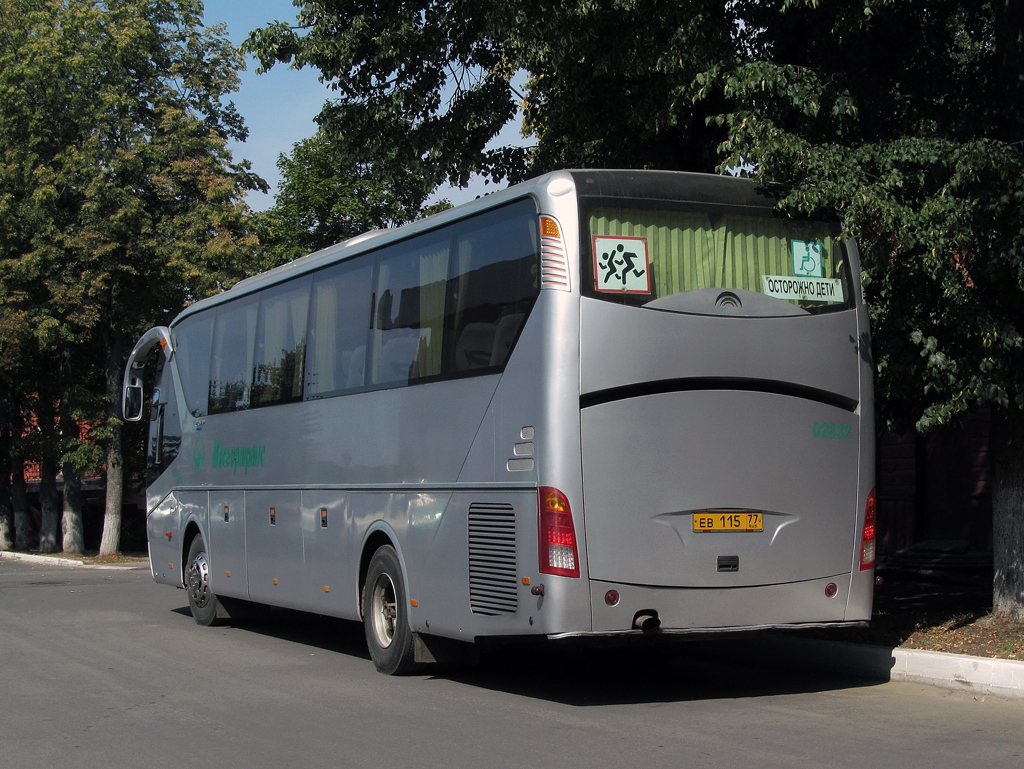 Moscow, Yutong ZK6129H # 02832