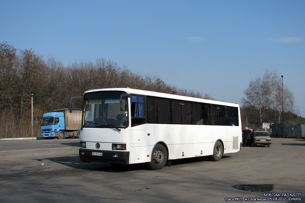 Kharkiv, ЛАЗ-4207JT "Лайнер-10" №: АХ 9672 АА