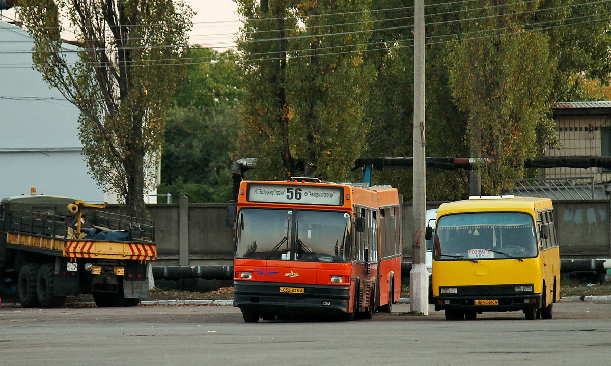 Kyiv, Bogdan А091 No. 3556; Kyiv, MAZ-105.060 No. 4590