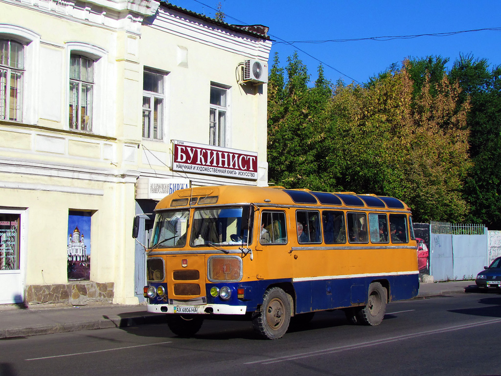 Kharkiv, PAZ-672М nr. АХ 6806 НА
