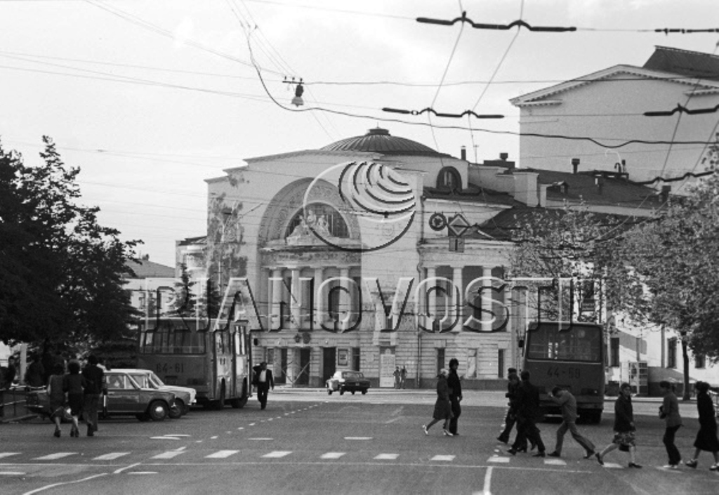 Yaroslavl, Ikarus 260.** # 64-61 ЯР*; Yaroslavl, Ikarus 260.** # 44-59 ЯР*