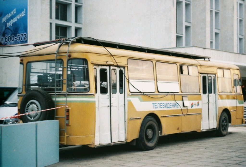 Izhevsk, LiAZ-677М č. У 387 ЕА 18