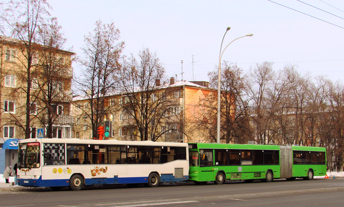 Kemerovo, NefAZ-5299 (529900) č. 50143; Kemerovo, МАЗ-105.465 č. 40281; Kemerovo — Incidents