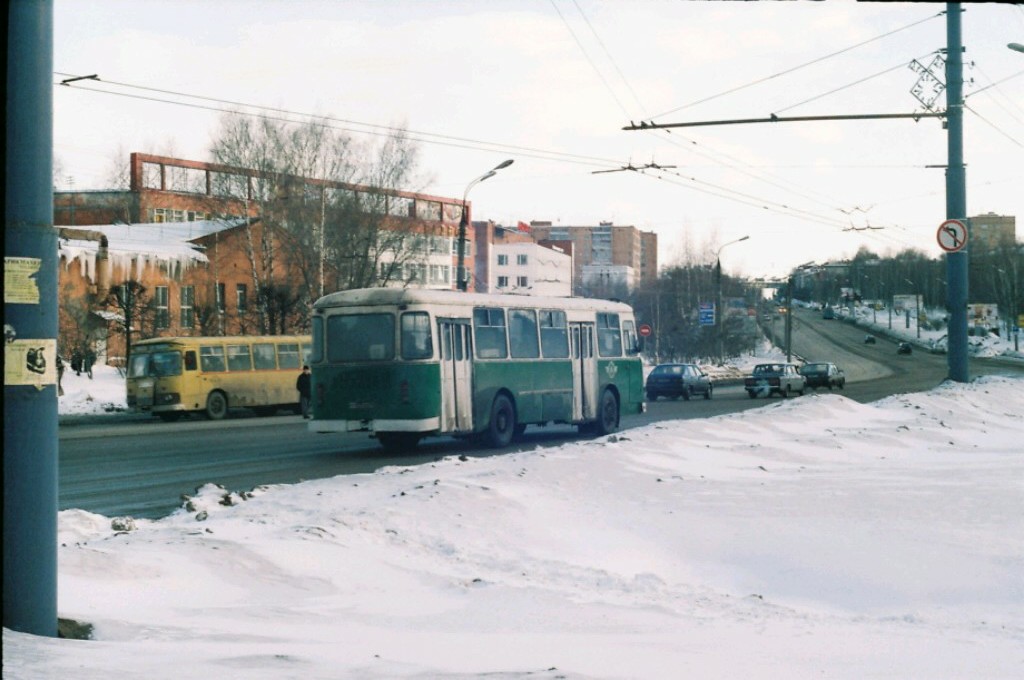 Izhevsk, LiAZ-677М No. Т 952 ХВ 18