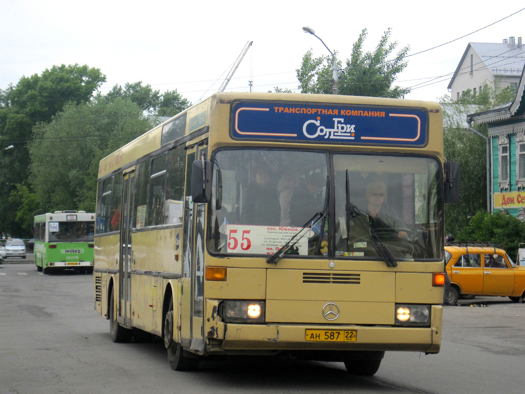 Barnaul, Mercedes-Benz O405 № АН 587 22