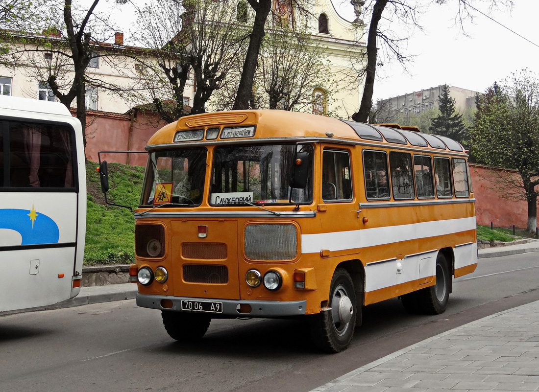 Lviv, PAZ-672М # 7006 А9