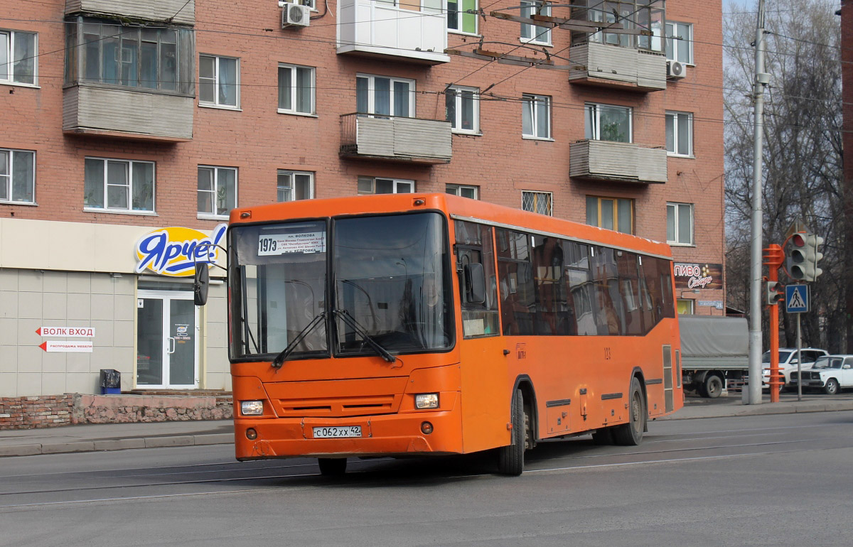 Kemerovo, NefAZ-5299-10-33 (5299KS) nr. 10123