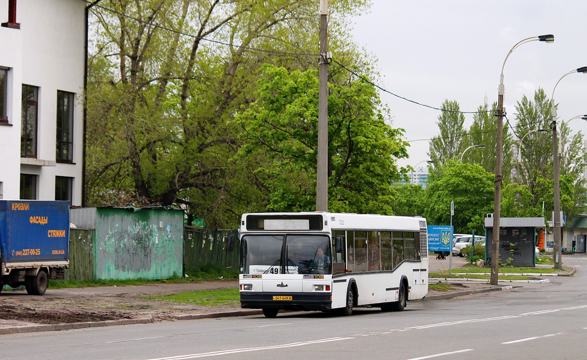 Kyjev, MAZ-103.060 č. 7213