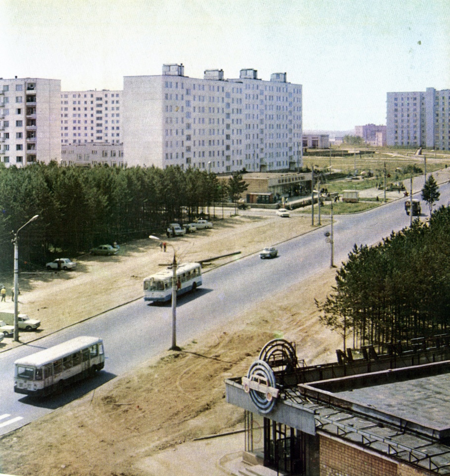 Izhevsk, LiAZ-677Г # 90-72 УДГ