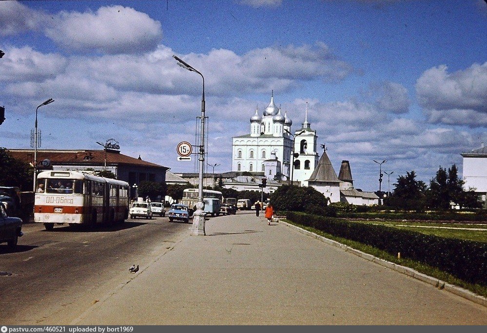 Pskov, Ikarus 180.** nr. 106