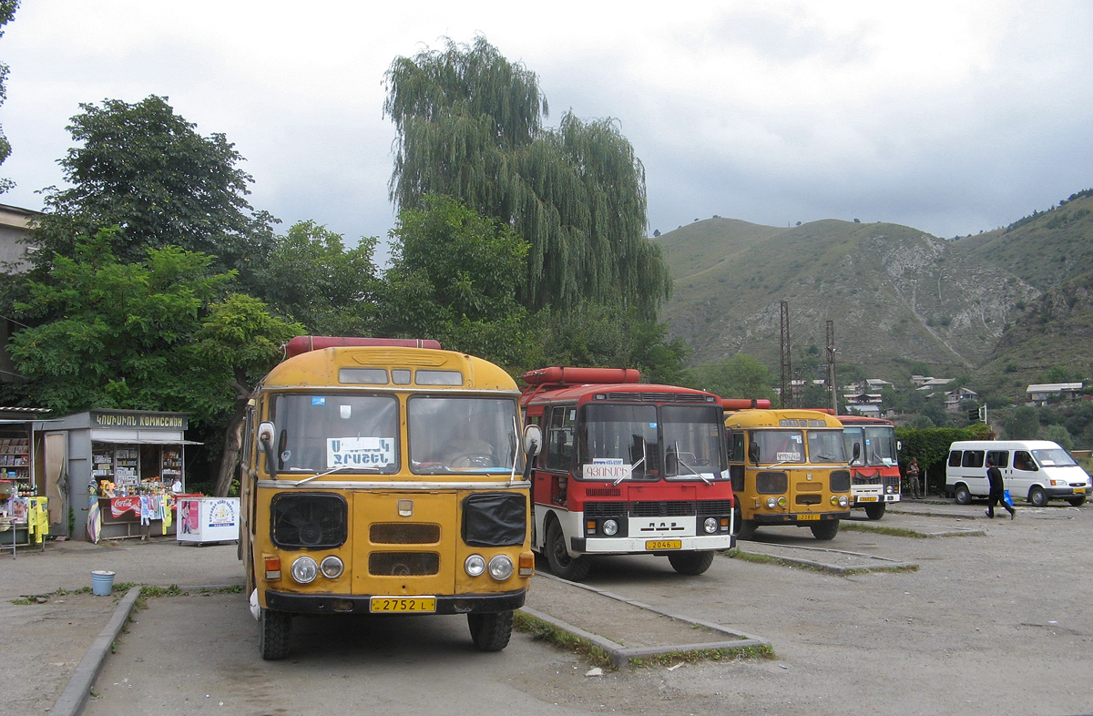 Armenia, other, PAZ-672М # 2752 L; Armenia, other, PAZ-3205 # 2046 L