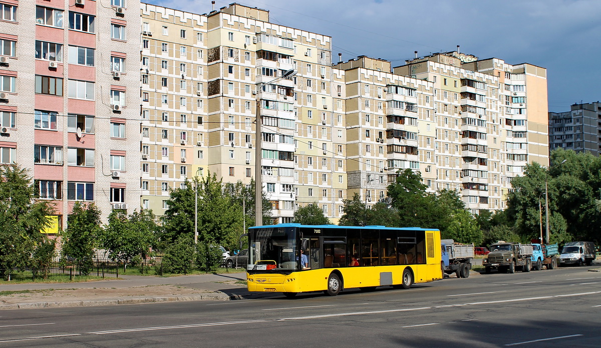 Киев, ЛАЗ A183D1 № 7102