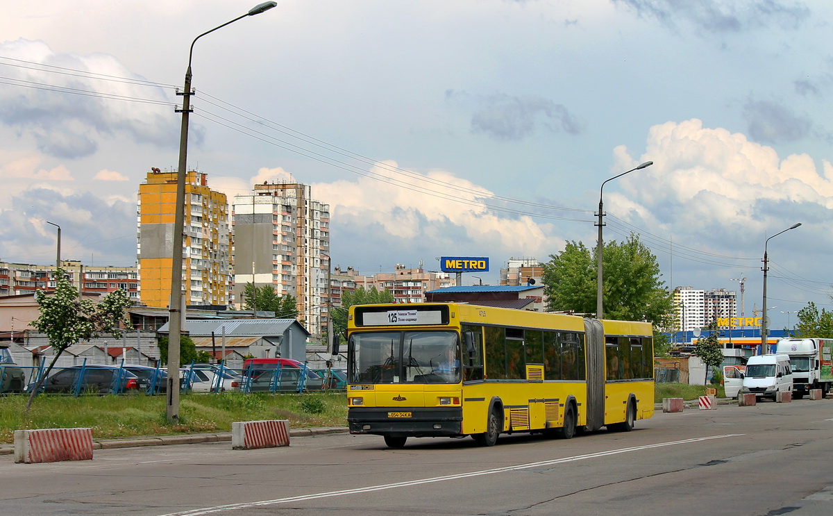 Киев, МАЗ-105.060 № 4715
