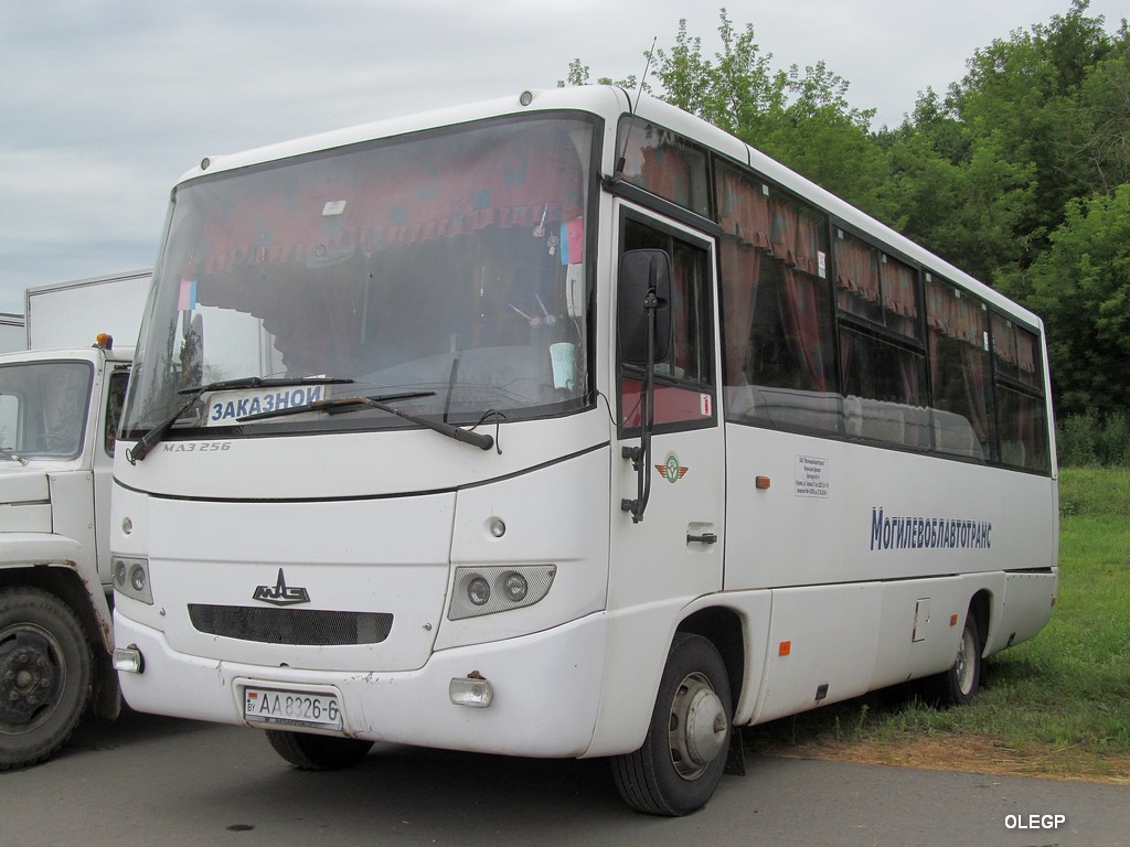 Kirowsk, MAZ-256.270 č. АА 8326-6