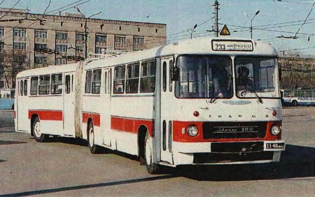 Moscow, Ikarus 180.31 # 011