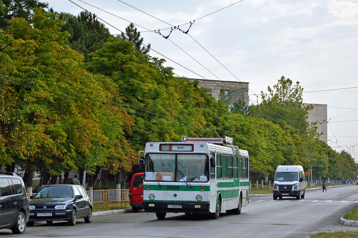 Tiraspol, LiAZ-5256.** č. 24