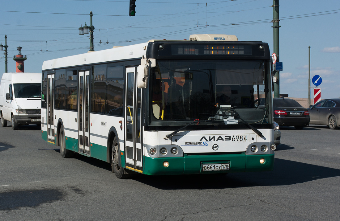 Saint-Pétersbourg, LiAZ-5292.60 # 6984