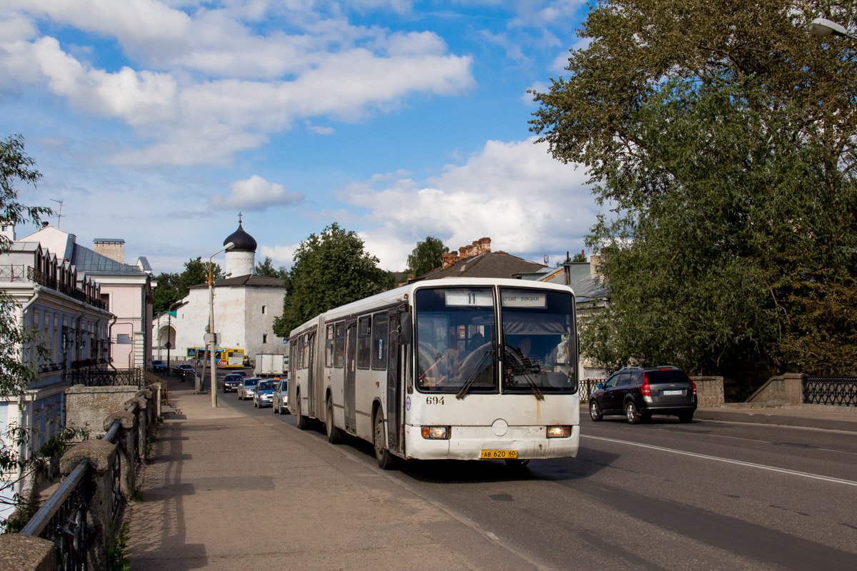 Pskov, Mercedes-Benz O345 G # 694