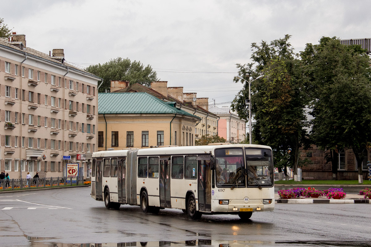 Pskov, Mercedes-Benz O345 G № 697