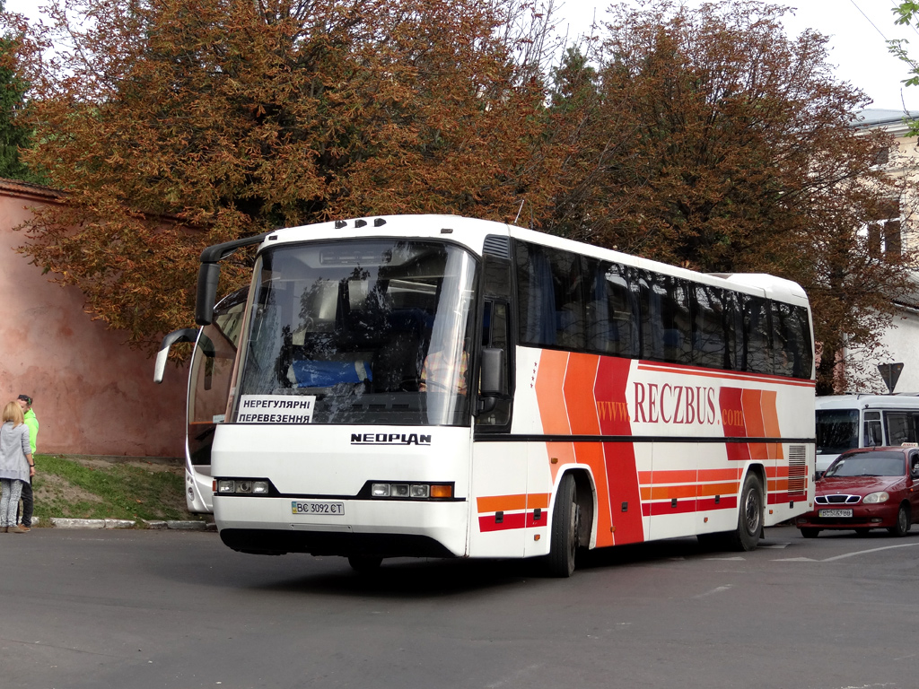 Lviv, Neoplan N316SHD Transliner č. ВС 3092 СТ
