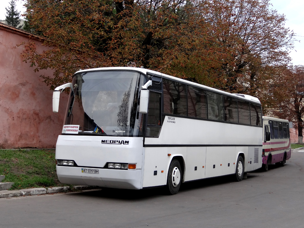 Ivano-Frankivsk, Neoplan N316SHD Transliner nr. АТ 5317 ВН
