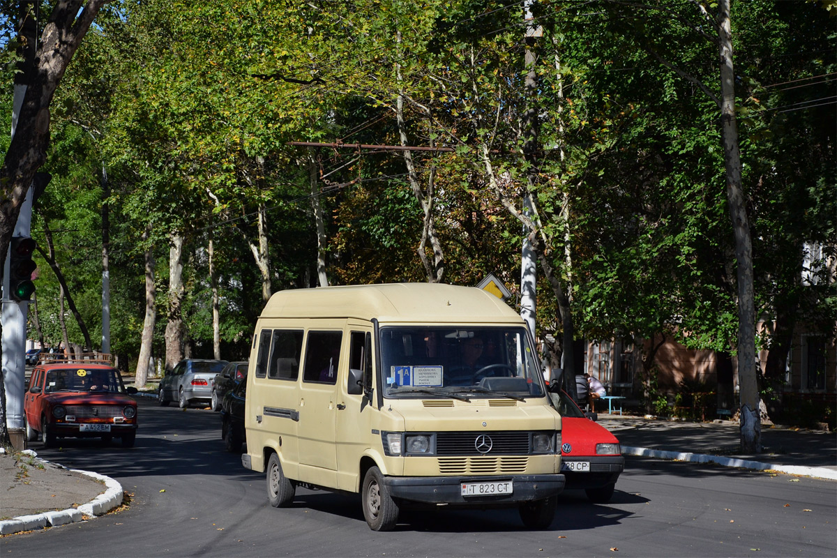 Tiraspol, Mercedes-Benz T1 208D # Т 823 СТ