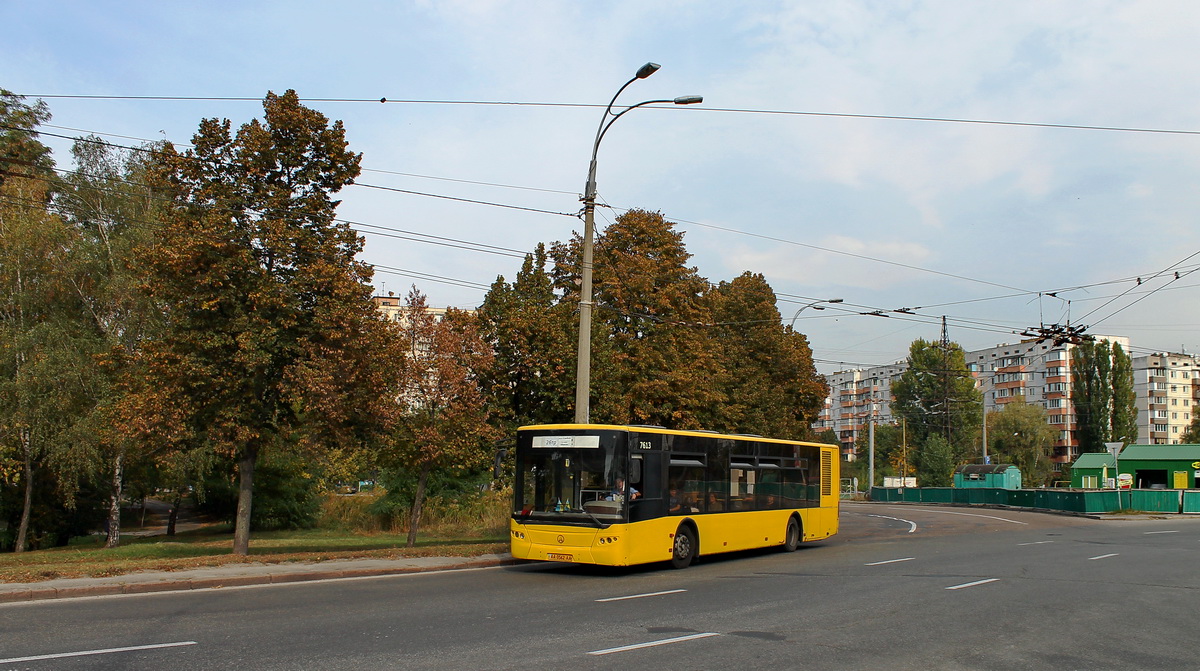 Kyiv, LAZ A183D1 č. 7613