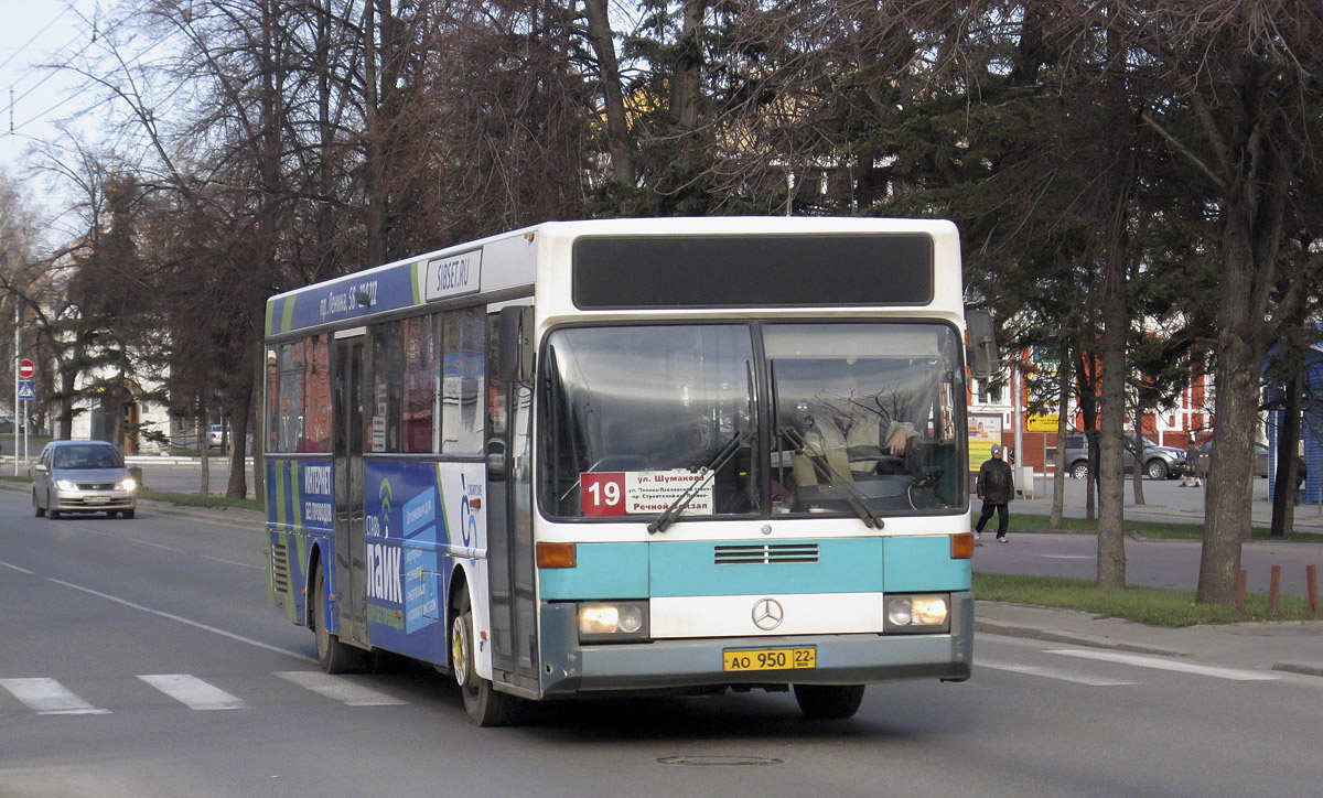 Barnaul, Mercedes-Benz O405 # АО 950 22