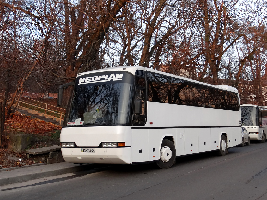 Львов, Neoplan N316SHD Transliner № ВС 4321 СМ