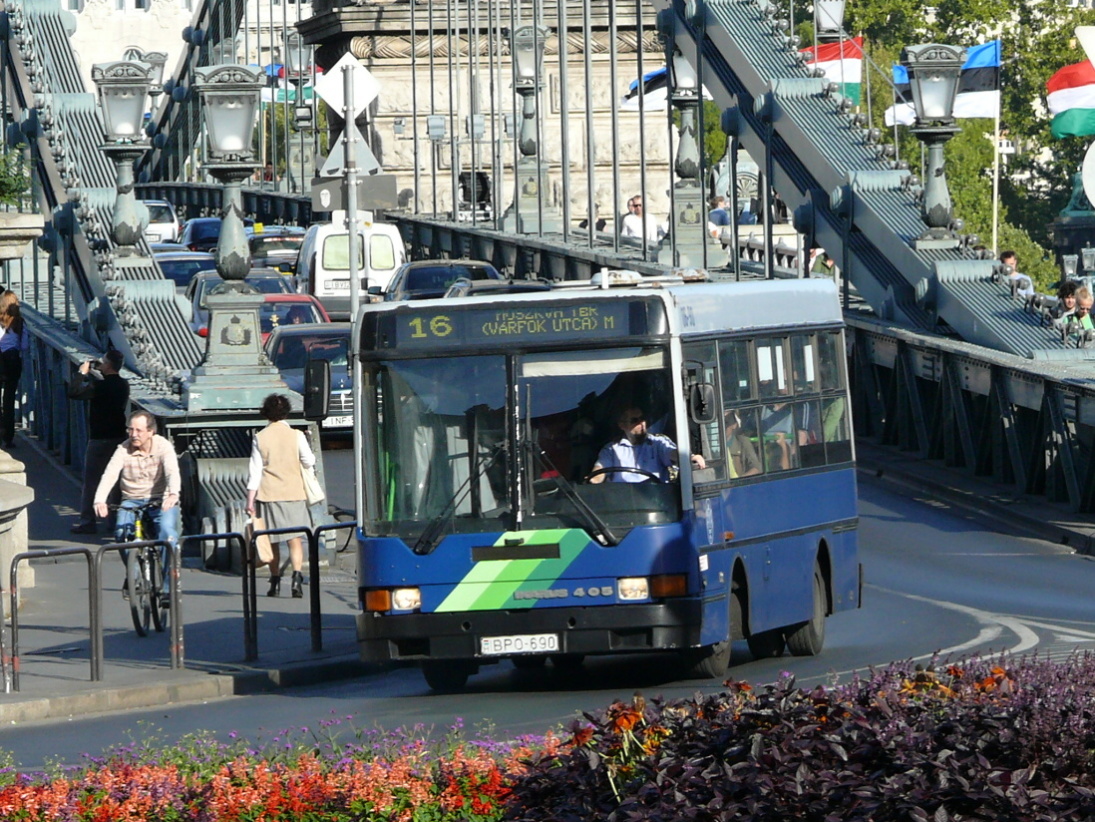 Budapest, Ikarus 405.06 nr. 06-90