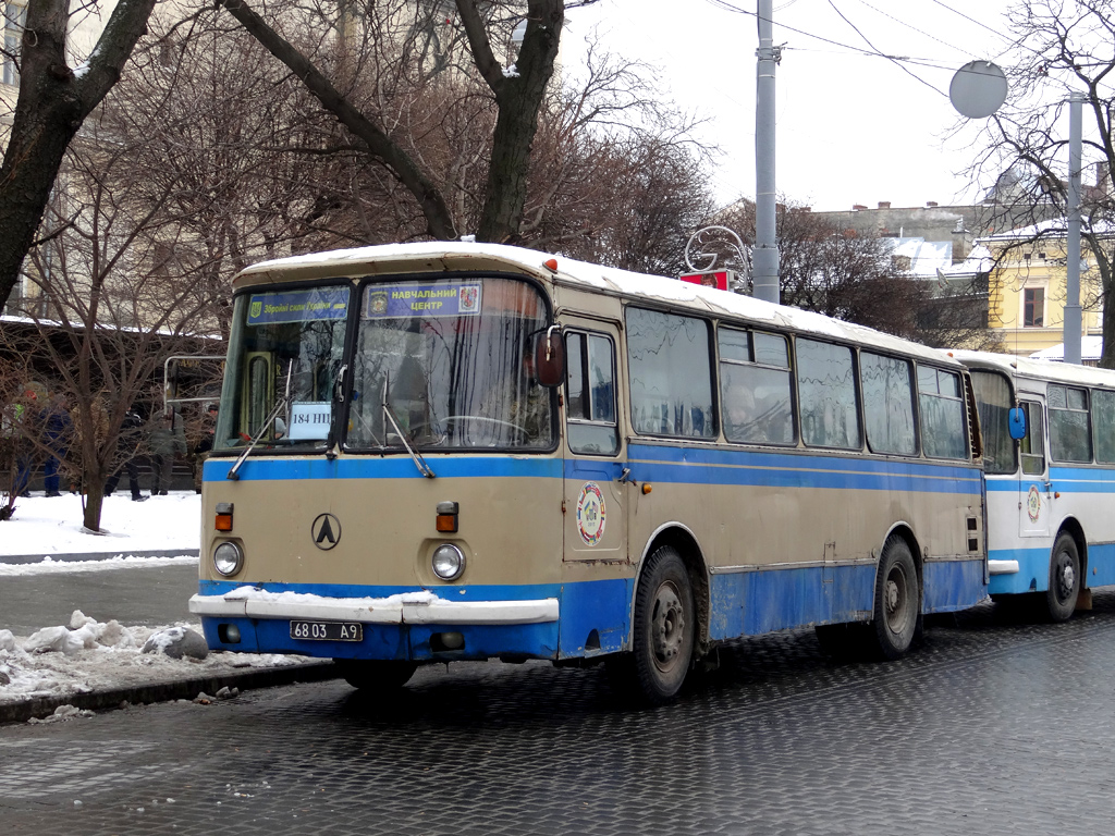 Yavoriv, LAZ-695Н # 6803 А9